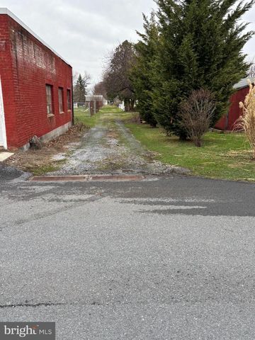 445 STOUFFER AVE, Chambersburg, PA 17201