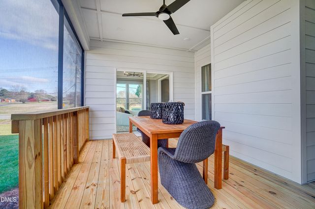 936 W Holly Springs Road, Holly Springs, NC 27540