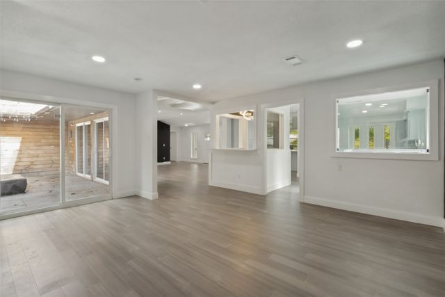 9447 Viewside Drive, Dallas, TX 75231