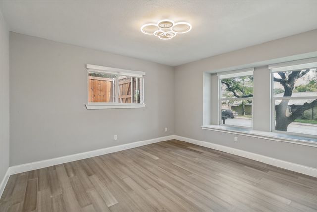 9447 Viewside Drive, Dallas, TX 75231