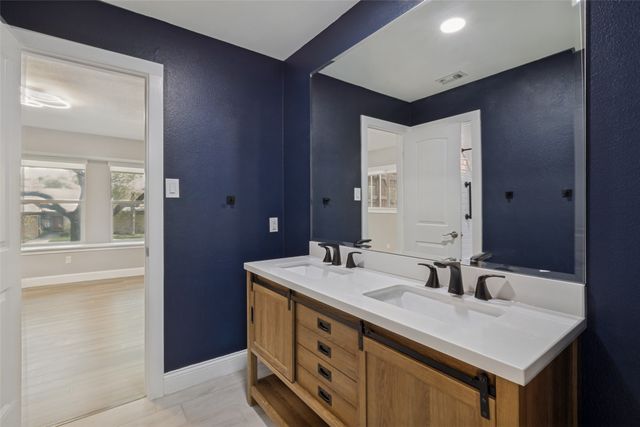 9447 Viewside Drive, Dallas, TX 75231