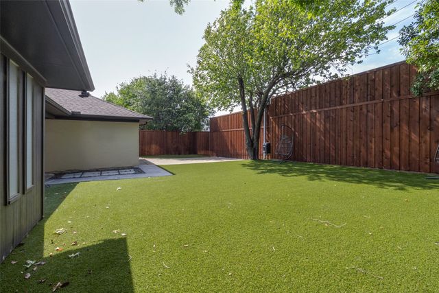 9447 Viewside Drive, Dallas, TX 75231