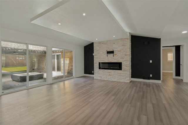 9447 Viewside Drive, Dallas, TX 75231