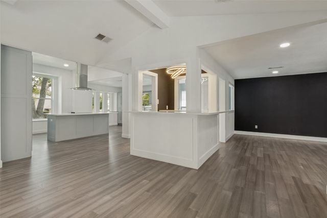 9447 Viewside Drive, Dallas, TX 75231