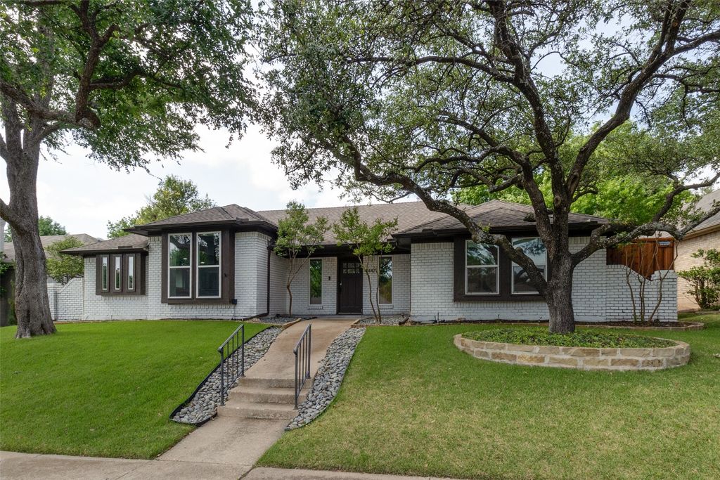 9447 Viewside Drive, Dallas, TX 75231