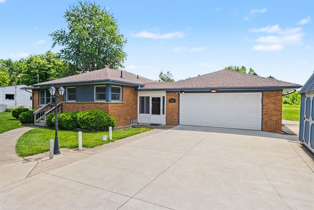 8155 Corunna Road, Clayton Twp, MI 48532