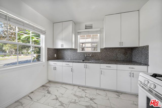 1238 S Beverly Glen Boulevard 1, Los Angeles, CA 90024