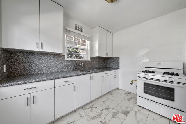 1238 S Beverly Glen Boulevard 1, Los Angeles, CA 90024