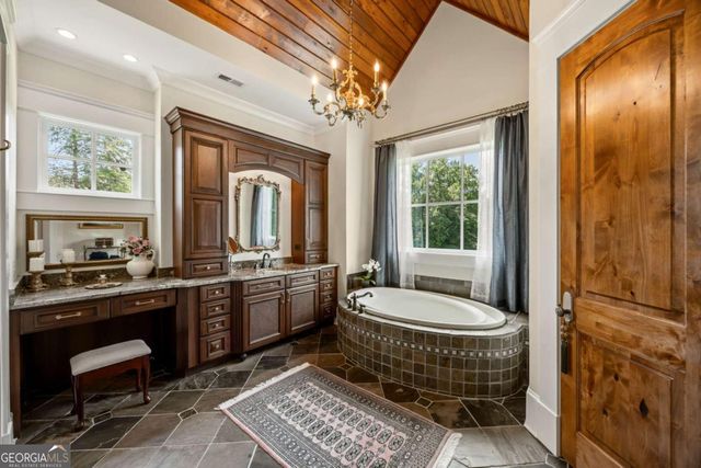 525 N River Road NE, Rome, GA 30161