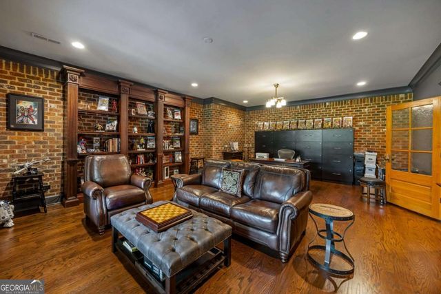 525 N River Road NE, Rome, GA 30161