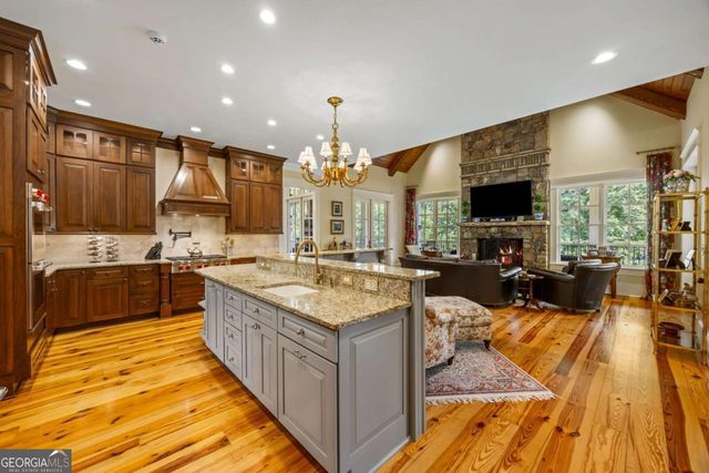 525 N River Road NE, Rome, GA 30161