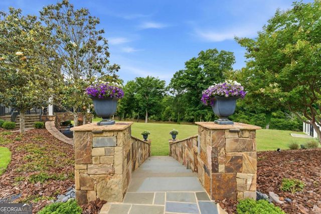 525 N River Road NE, Rome, GA 30161