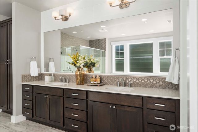 2005 105th Avenue NE, Bellevue, WA 98004