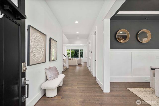 2005 105th Avenue NE, Bellevue, WA 98004