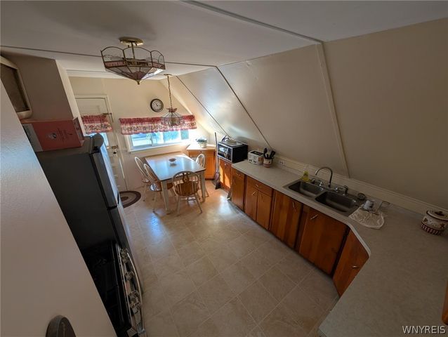 80 Aurora Avenue, West Seneca, NY 14224