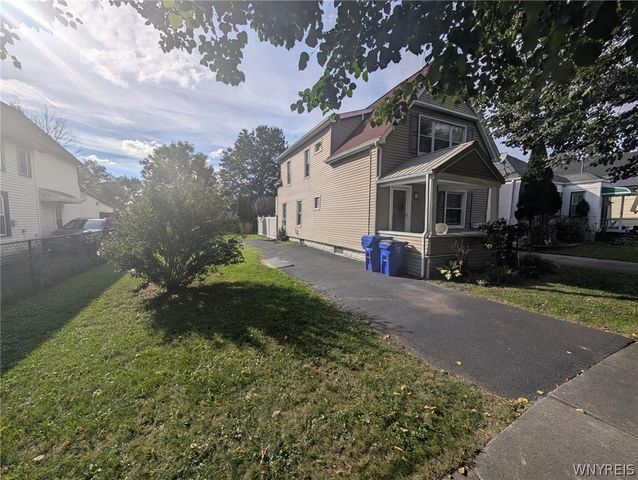 80 Aurora Avenue, West Seneca, NY 14224