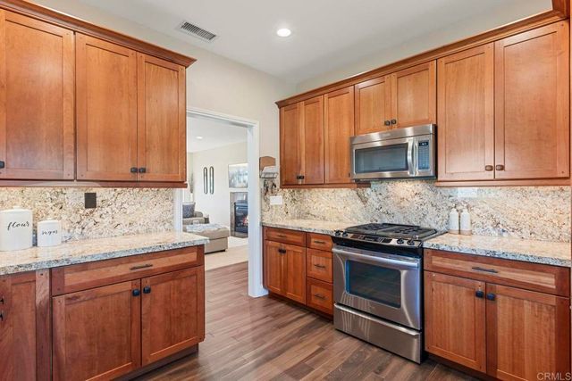 27636 Mountain Meadow Road, Escondido, CA 92026