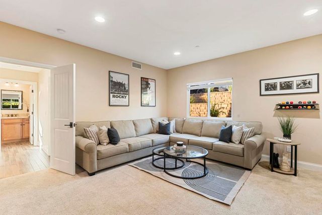 27636 Mountain Meadow Road, Escondido, CA 92026