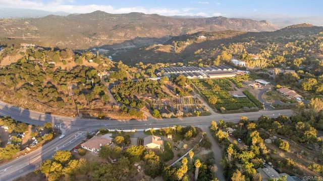 27636 Mountain Meadow Road, Escondido, CA 92026