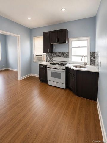 172-21 Baisley Blvd, Jamaica, NY 11434
