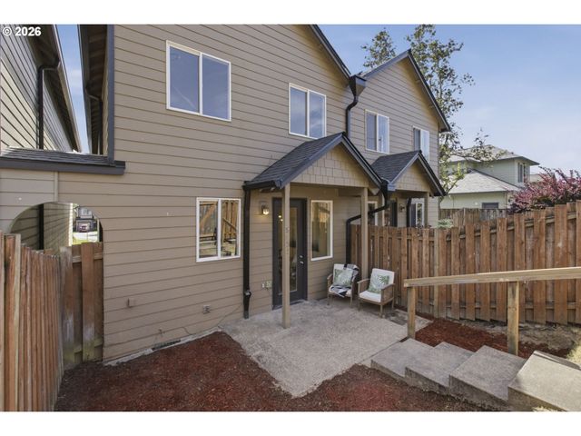 5832 Se WOODLAND Dr, Gresham, OR 97080
