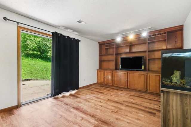 5705 Gatewood Drive SE, Grand Rapids, MI 49508