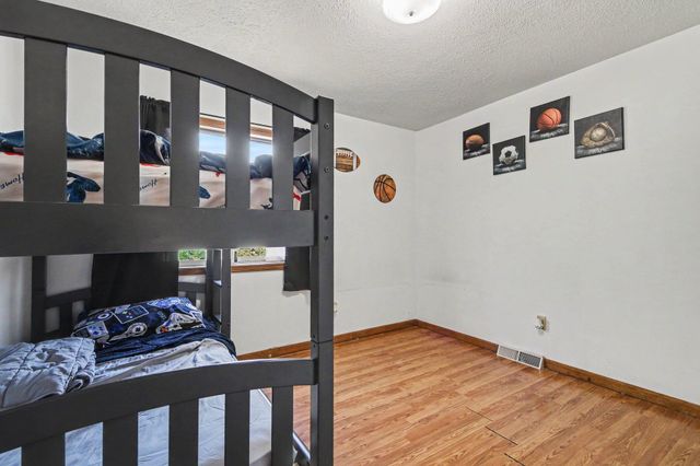 5705 Gatewood Drive SE, Grand Rapids, MI 49508