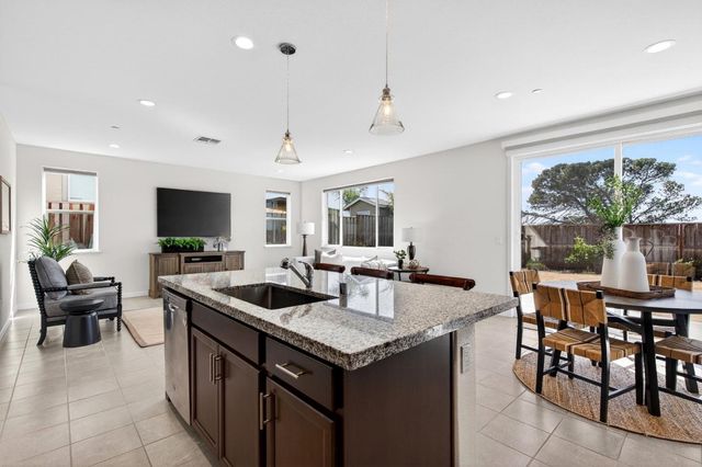 408 Tanoak Street, Hollister, CA 95023