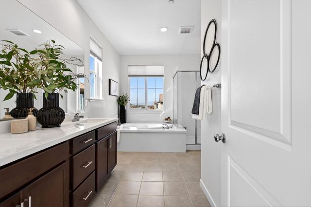 408 Tanoak Street, Hollister, CA 95023