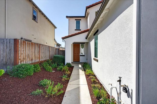 408 Tanoak Street, Hollister, CA 95023