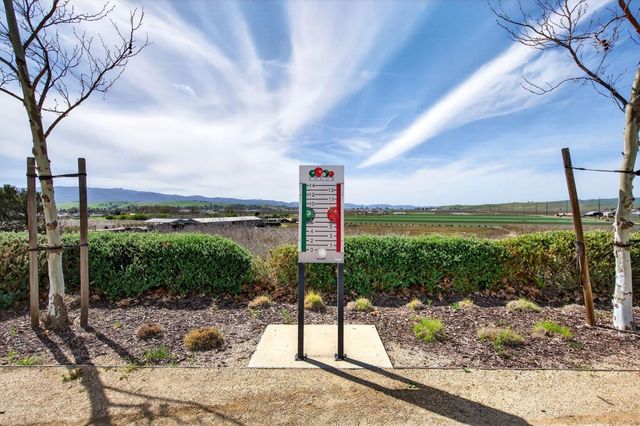 408 Tanoak Street, Hollister, CA 95023