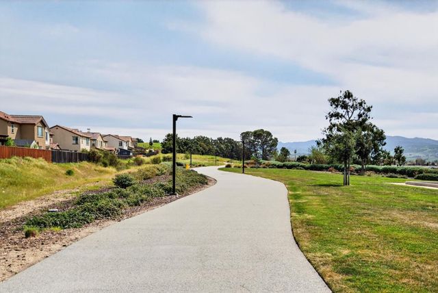 408 Tanoak Street, Hollister, CA 95023