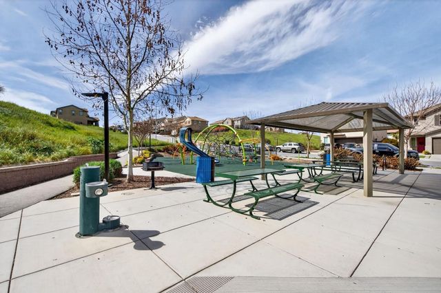 408 Tanoak Street, Hollister, CA 95023