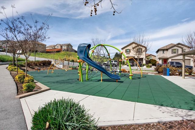 408 Tanoak Street, Hollister, CA 95023