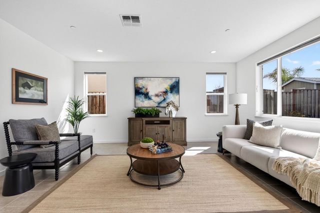 408 Tanoak Street, Hollister, CA 95023