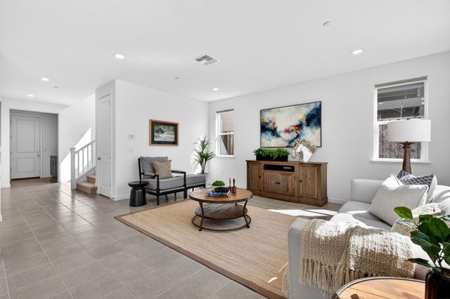 408 Tanoak Street, Hollister, CA 95023