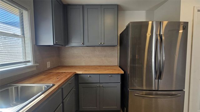 1202 Dyer Avenue, Rosenberg, TX 77471