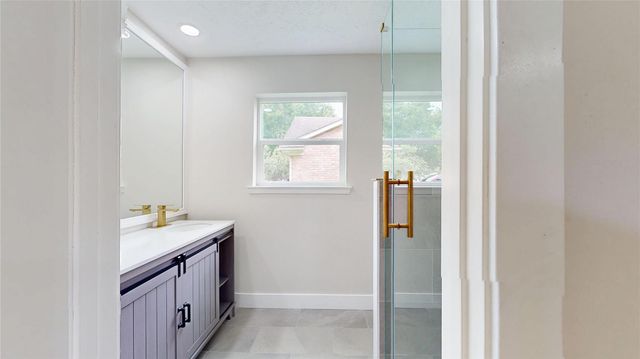 9867 Sageroyal Lane, Houston, TX 77089