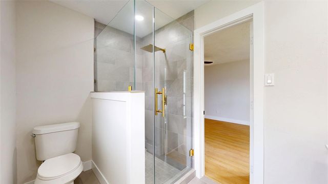 9867 Sageroyal Lane, Houston, TX 77089