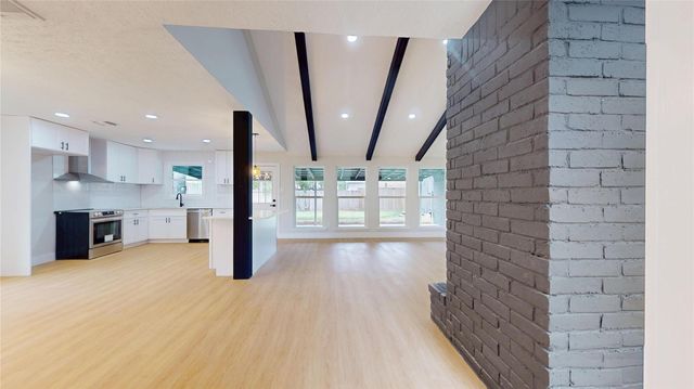 9867 Sageroyal Lane, Houston, TX 77089