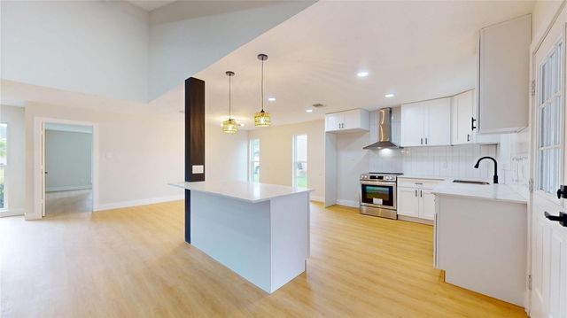 9867 Sageroyal Lane, Houston, TX 77089