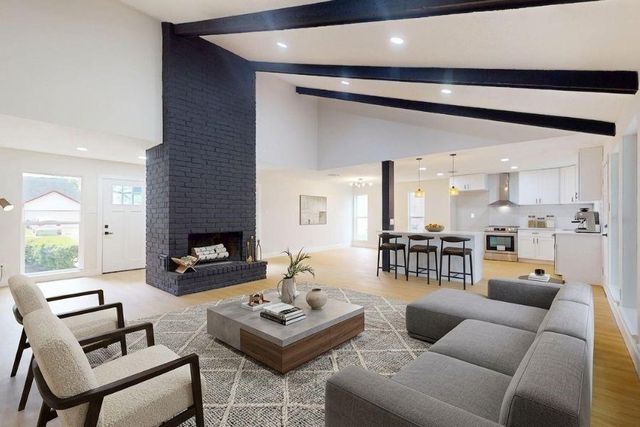 9867 Sageroyal Lane, Houston, TX 77089