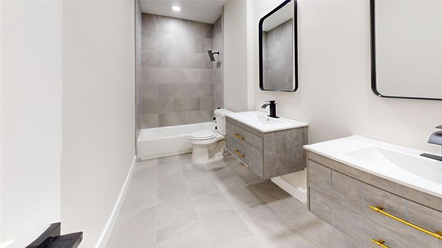 9867 Sageroyal Lane, Houston, TX 77089