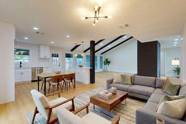 9867 Sageroyal Lane, Houston, TX 77089