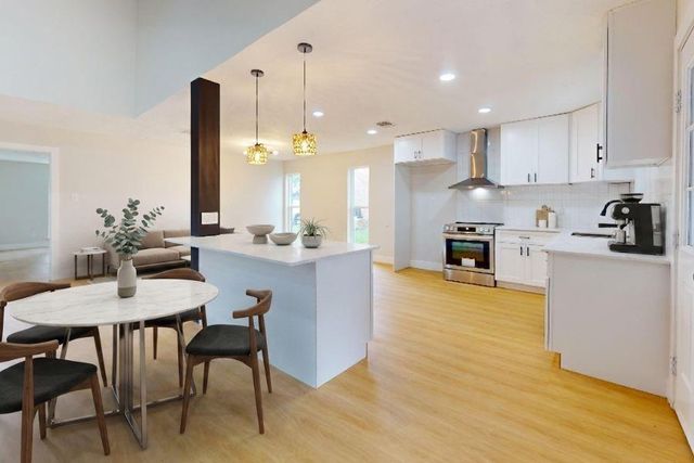 9867 Sageroyal Lane, Houston, TX 77089