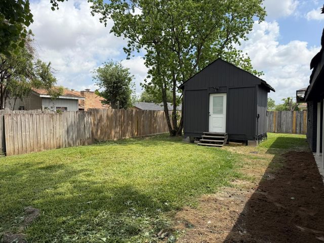 9867 Sageroyal Lane, Houston, TX 77089