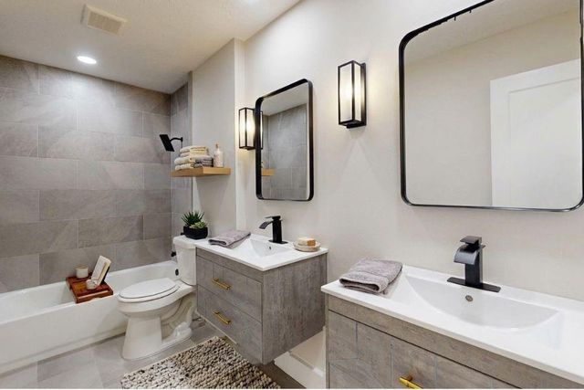 9867 Sageroyal Lane, Houston, TX 77089