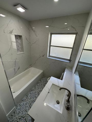 34 SE 3rd Ter 0, Dania Beach, FL 33004