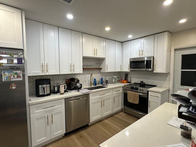 34 SE 3rd Ter 0, Dania Beach, FL 33004