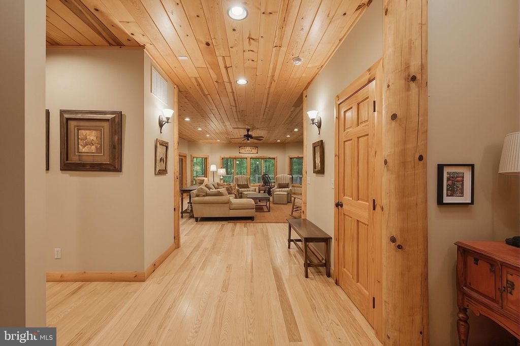 Image 13 of property listing at 178 FERN LOOP DR, Mc Henry, MD 21541